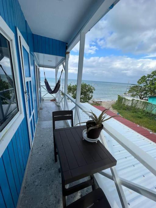 Baba'S Beach Bungalow South West Bay Buitenkant foto