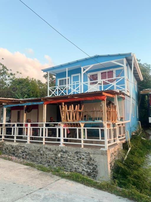 Baba'S Beach Bungalow South West Bay Buitenkant foto